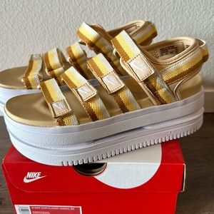 Nike Icon Classic sandals. Size 7 Women’s